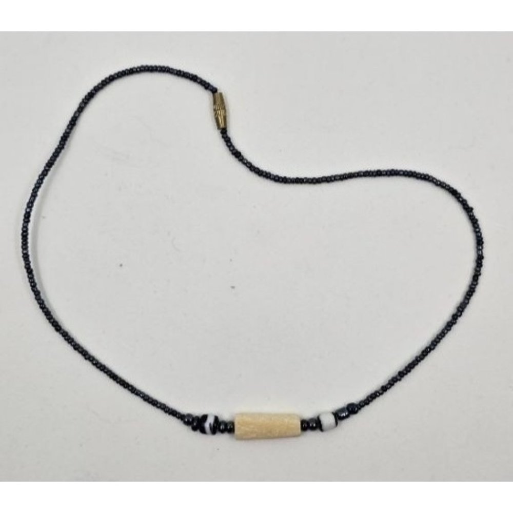 Vintage black and white glass bead shell necklace